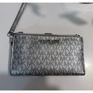 Michael Kors Wallet One Size Silver Black